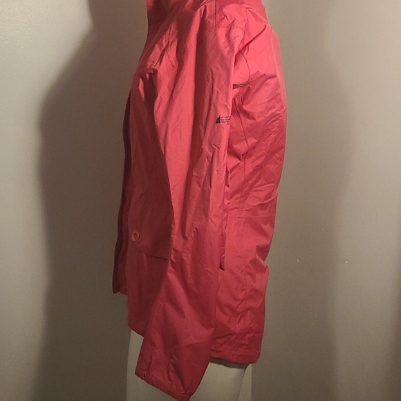 MEC Womens Aquanator Rain jacket in Small - Picture 3 of 16